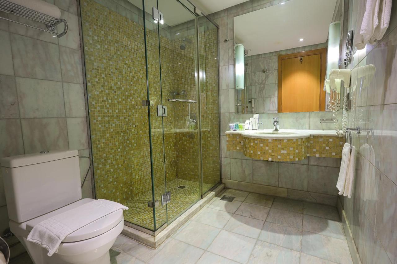 Elaf Al Mashaer Hotel Makkah Mekka Eksteriør billede A bathroom at the hotel
