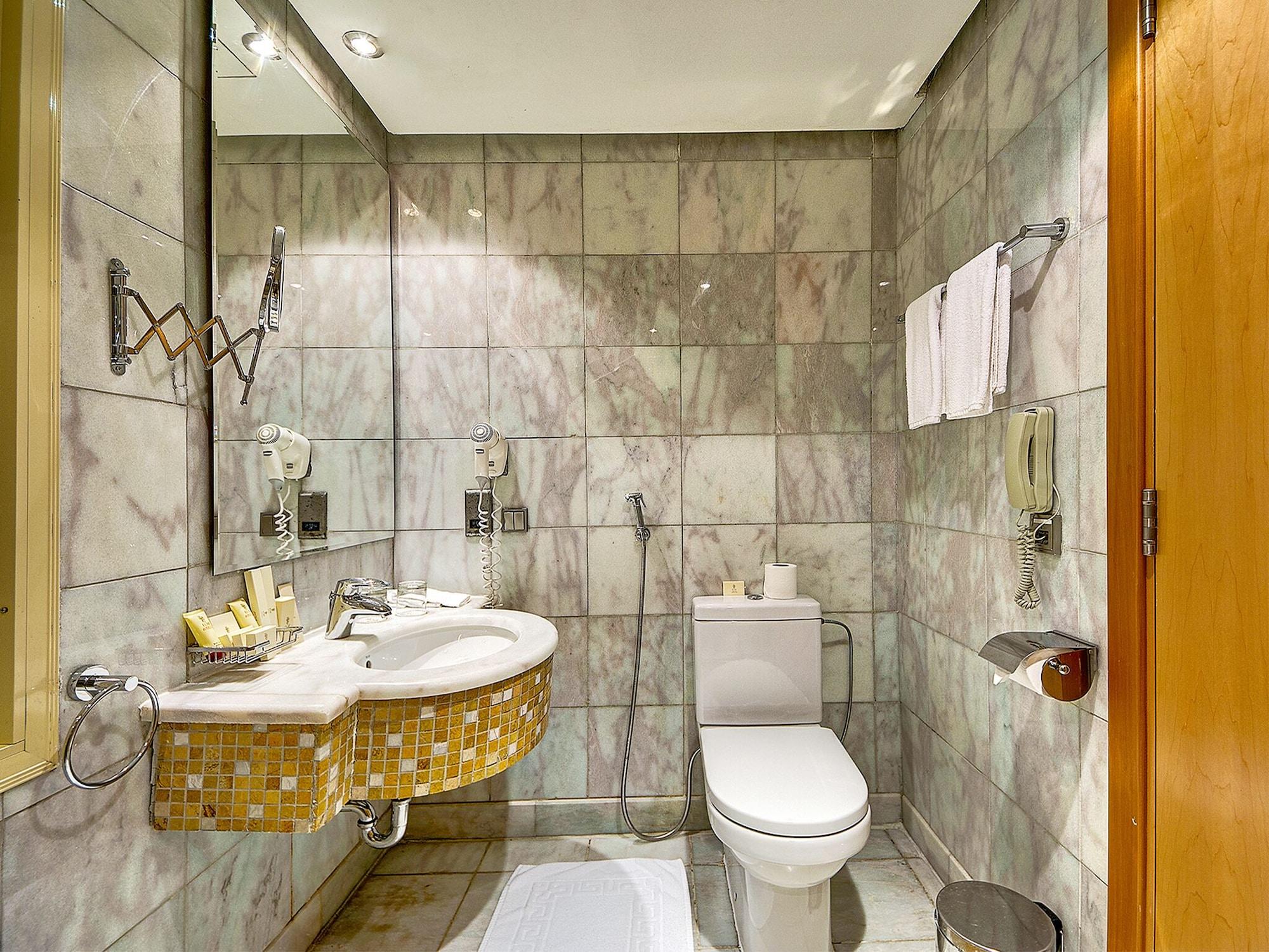 Elaf Al Mashaer Hotel Makkah Mekka Eksteriør billede A bathroom at the hotel